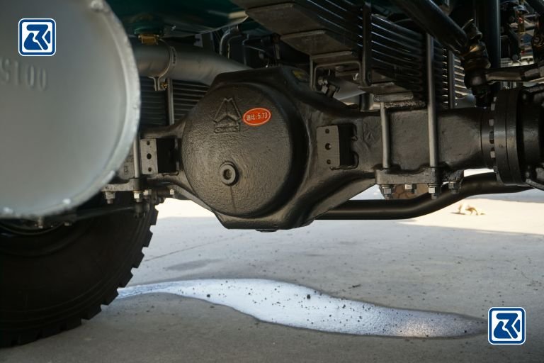 HOWO tanker chassis details showing undercarriage structure and suspension system