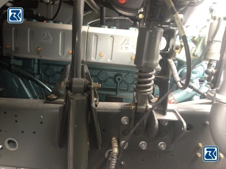 Diesel engine of a HOWO concrete mixer truck that drives both the chassis and the hydraulic drum rotation